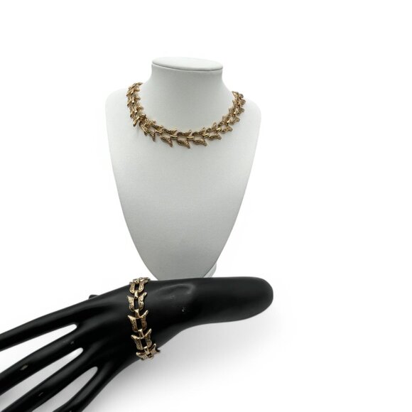 Vintage MARINO Floral Butterfly Link Necklace and Bracelet Set Gold Tone Floral - Picture 2 of 9